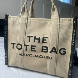 MARC JACOBS the tote bag
